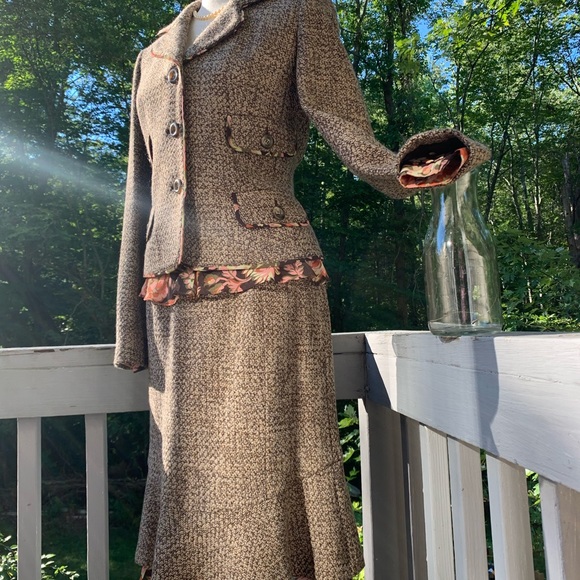 ANN TAYLOR LOFT Tweed Suit - Picture 7 of 16